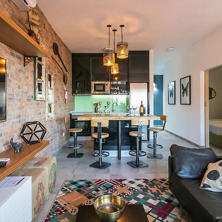 Merc Ribeira's Up Place Apartman