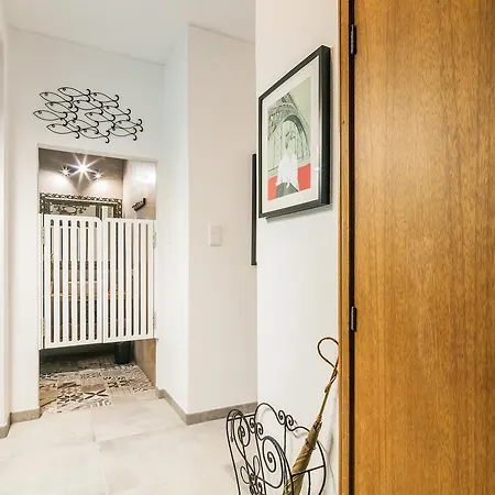 Merc Ribeira's Up Place