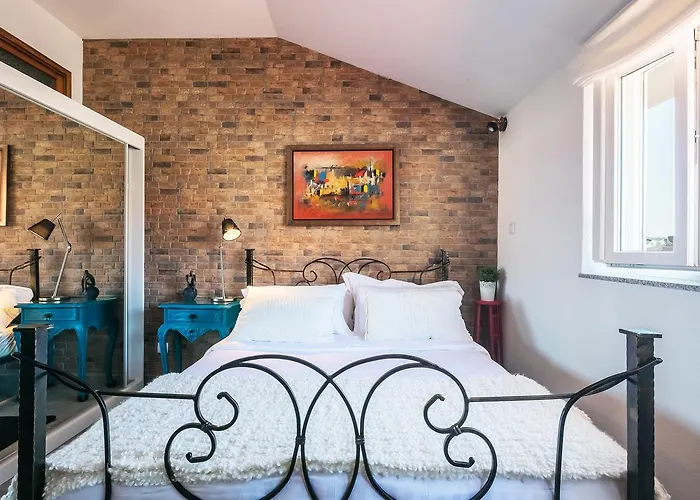 Merc Ribeira's Up Place * פורטו