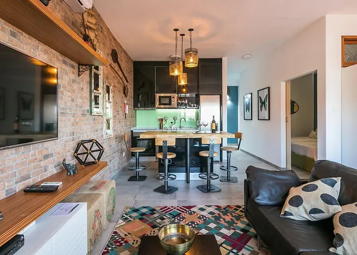 Merc Ribeira's Up Place Apartman