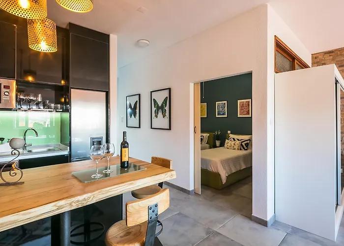 Merc Ribeira's Up Place