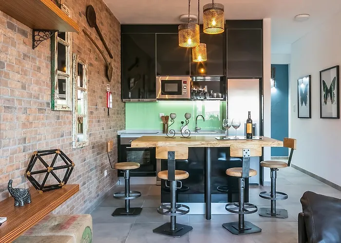 Merc Ribeira's Up Place דירה *