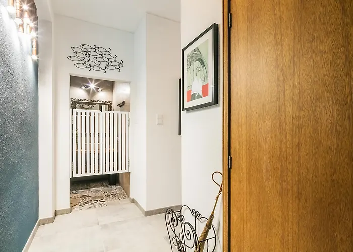 Merc Ribeira's Up Place