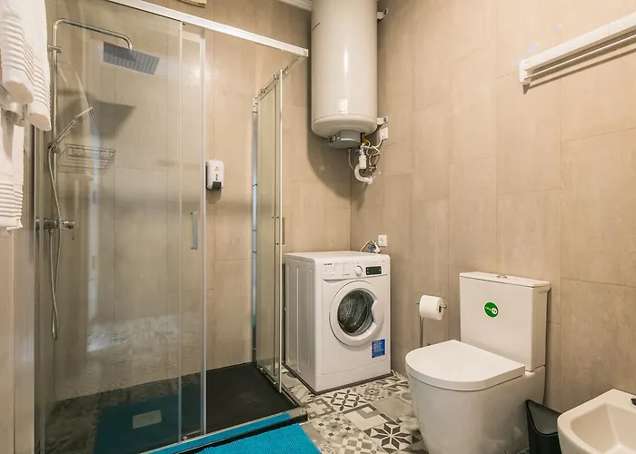 Merc Ribeira's Up Place * بورتو